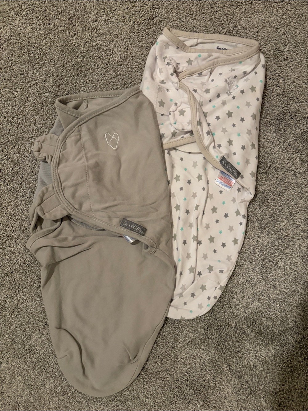 2 SwaddleMe White Baby Swaddle with Gray and Mint Star Print